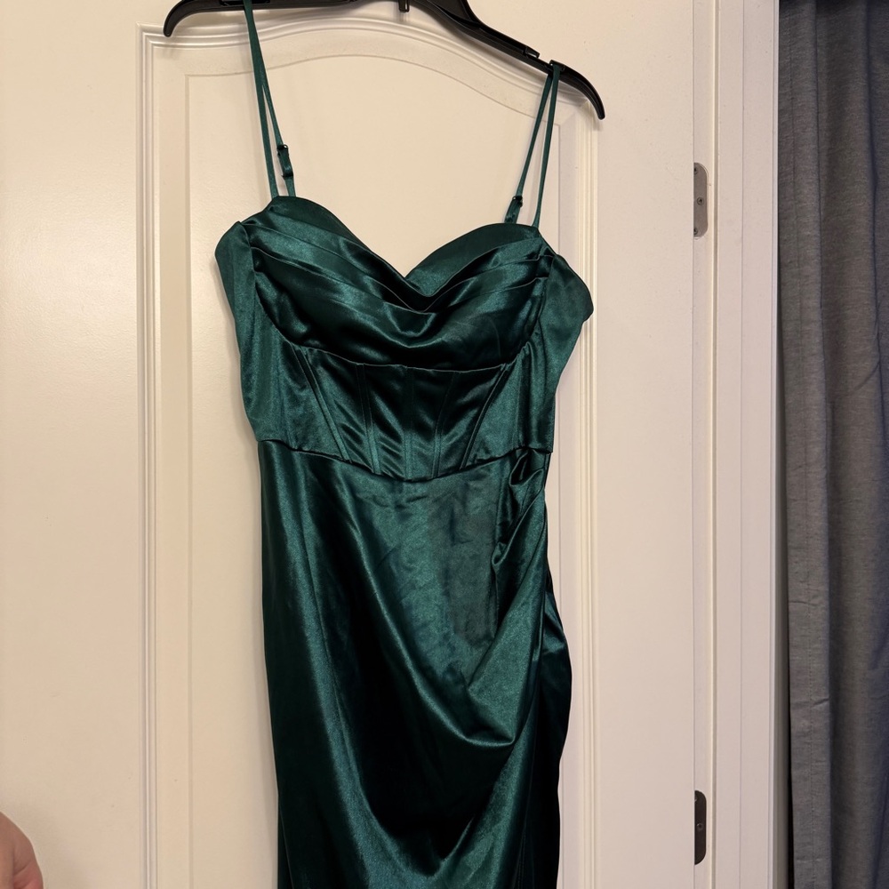 Emerald Dress - Picture 4 of 5